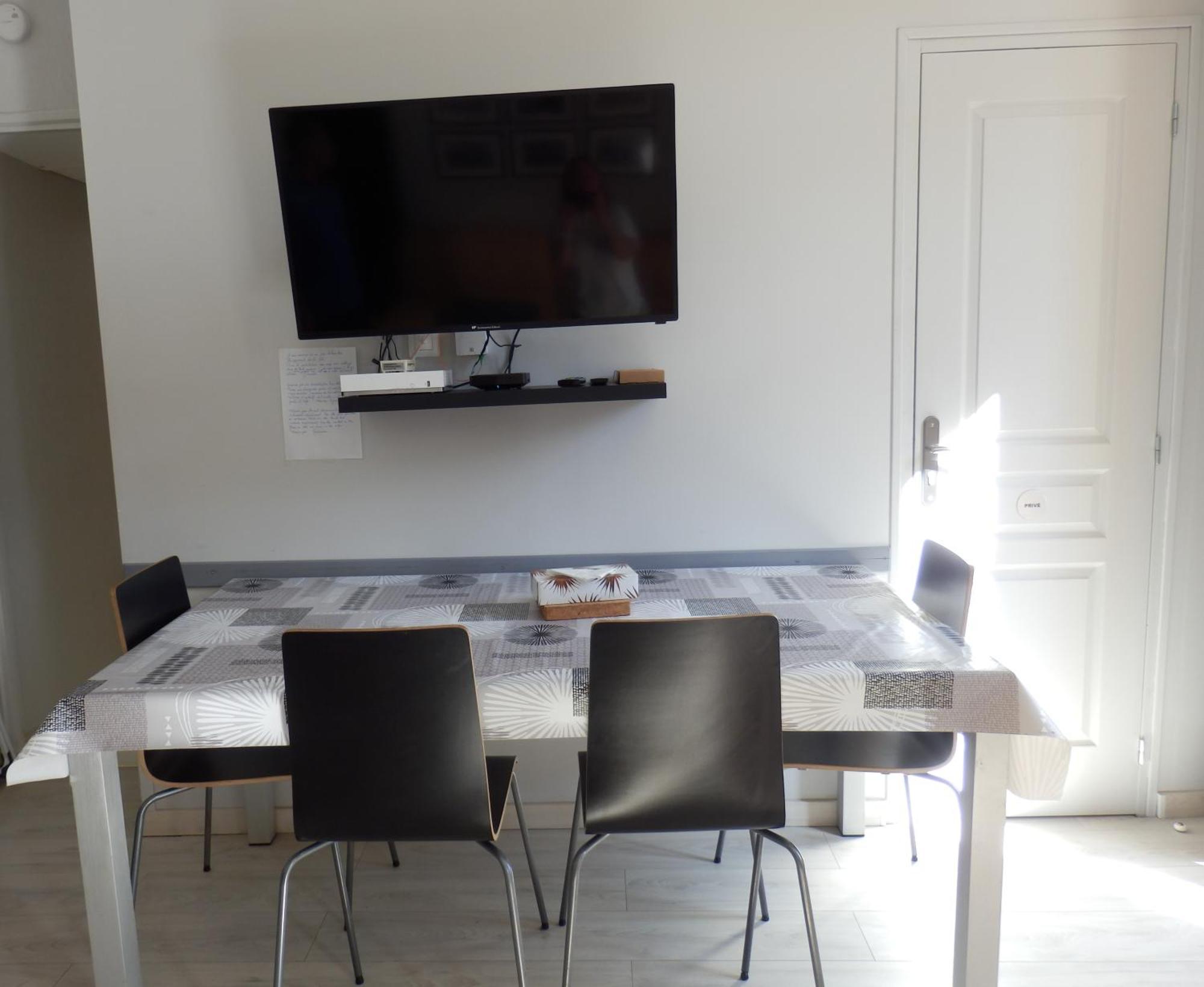 Agreable T2 Au Centre De Luchon Apartment Bagneres-de-Luchon Luaran gambar